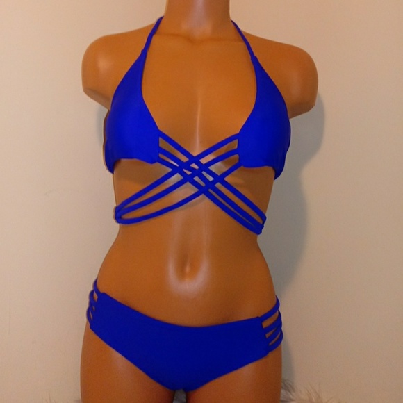 Two-Tone Crisscross Ruched Two-Piece Swim Set
